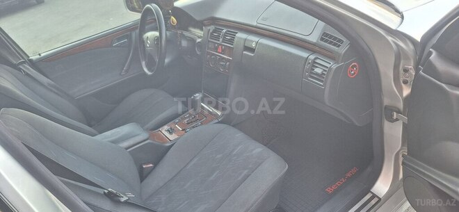 Mercedes E 220 2000, 458,000 km - 2.2 l - Bakı