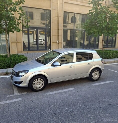 Opel Astra 2009, 250,000 km - 1.4 л - Bakı