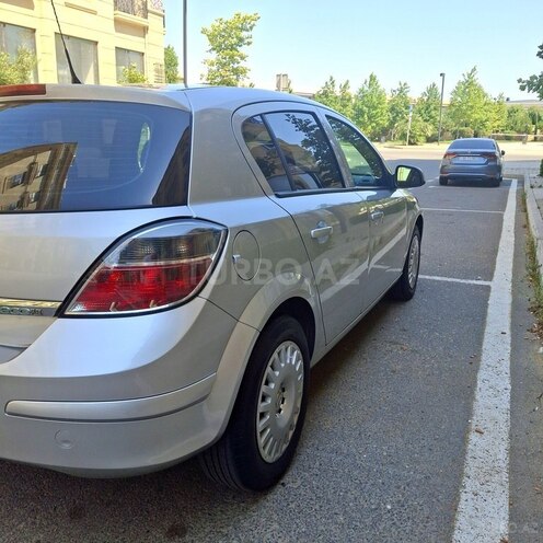 Opel Astra 2009, 250,000 km - 1.4 л - Bakı