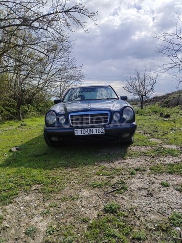 Mercedes E 230 1996, 357,000 km - 2.3 l - Bərdə