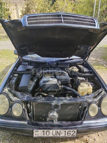Mercedes E 230 1996, 357,000 km - 2.3 l - Bərdə
