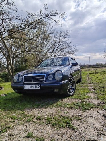 Mercedes E 230 1996, 357,000 km - 2.3 l - Bərdə