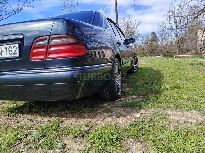 Mercedes E 230 1996, 357,000 km - 2.3 l - Bərdə