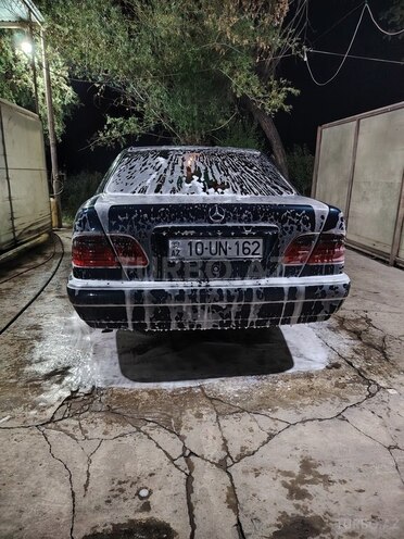 Mercedes E 230 1996, 357,000 km - 2.3 l - Bərdə