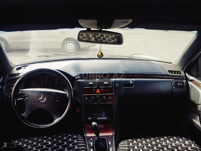 Mercedes E 200 1996, 400,000 km - 2.2 l - Bakı