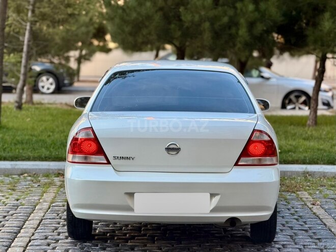 Nissan Sunny 2011, 220,000 km - 1.6 л - Bakı