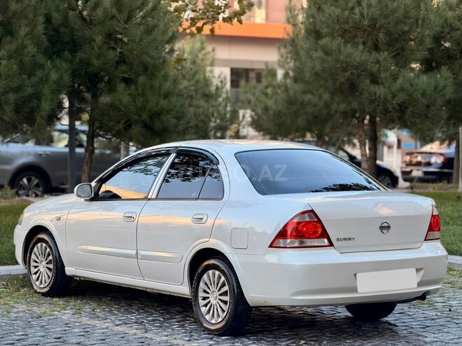 Nissan Sunny 2011, 220,000 km - 1.6 л - Bakı