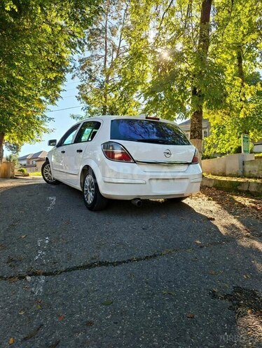 Opel Astra 2009, 290,353 km - 1.4 л - Quba