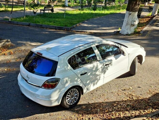 Opel Astra 2009, 290,353 km - 1.4 л - Quba