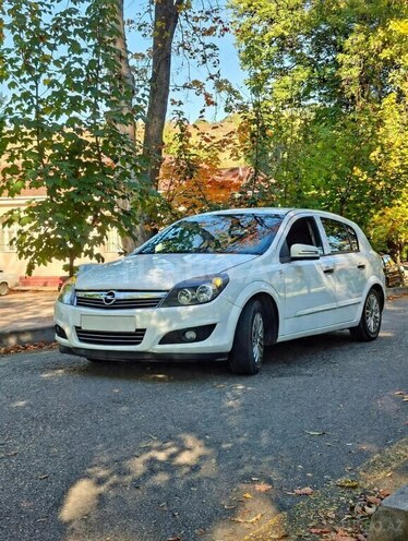 Opel Astra 2009, 290,353 km - 1.4 л - Quba