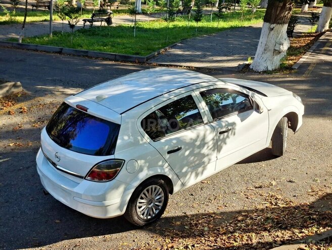 Opel Astra 2009, 290,353 km - 1.4 л - Quba