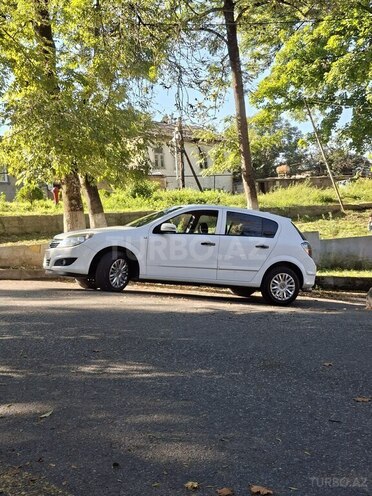 Opel Astra 2009, 290,353 km - 1.4 л - Quba