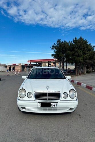 Mercedes E 240 1998, 300,000 km - 2.4 l - Sumqayıt