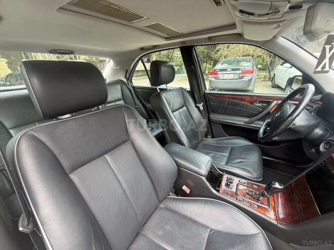Mercedes E 280 2001, 279,000 km - 2.8 l - Sumqayıt