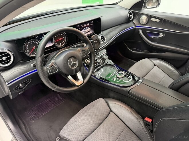 Mercedes E 220 d 2017, 257,400 km - 2.0 l - Bakı