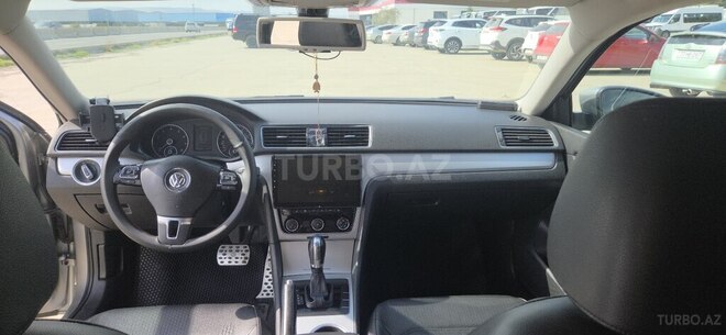 Volkswagen Passat 2013, 263,384 km - 2.5 l - Sumqayıt