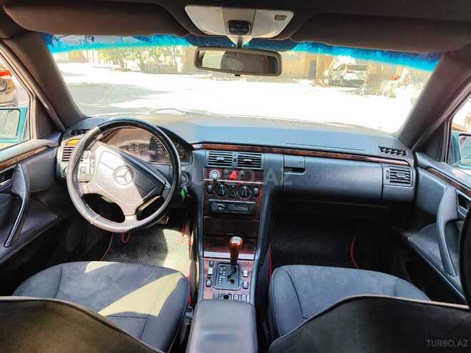 Mercedes E 220 1998, 300,000 km - 2.2 l - Gəncə