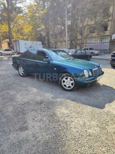 Mercedes E 220 1998, 300,000 km - 2.2 l - Gəncə