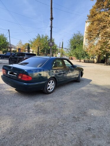 Mercedes E 220 1998, 300,000 km - 2.2 l - Gəncə