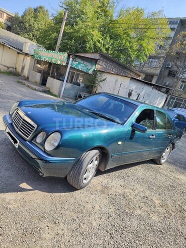Mercedes E 220 1998, 300,000 km - 2.2 l - Gəncə