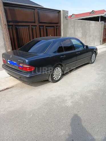 Mercedes E 270 2001, 400,000 km - 2.7 l - Biləsuvar
