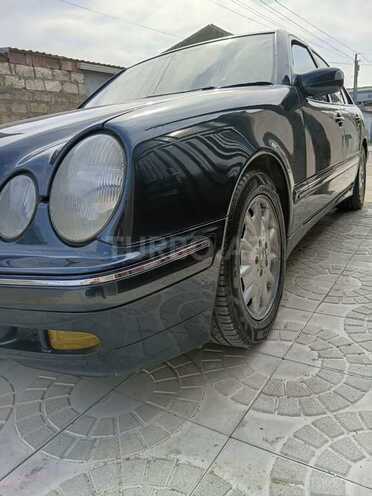 Mercedes E 270 2001, 400,000 km - 2.7 l - Biləsuvar