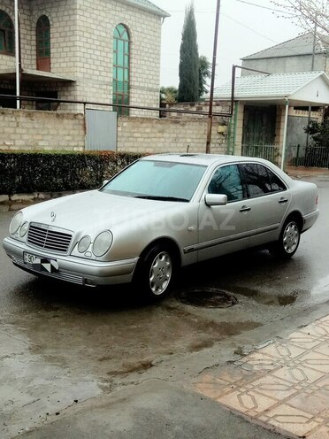 Mercedes E 240 1998, 289,000 km - 2.4 l - Gəncə