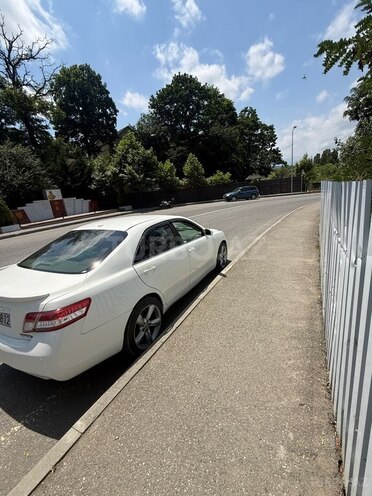 Toyota Camry 2011, 306,000 km - 2.5 л - Qusar