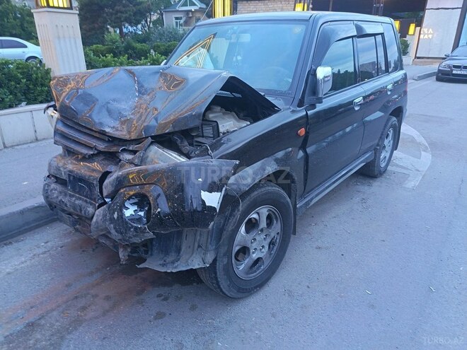 Mitsubishi Pajero io 2001, 330,085 km - 2.0 l - Bakı