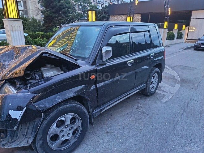 Mitsubishi Pajero io 2001, 330,085 km - 2.0 l - Bakı