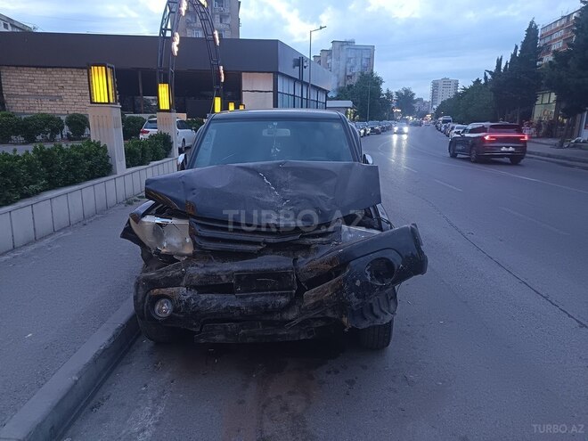 Mitsubishi Pajero io 2001, 330,085 km - 2.0 l - Bakı