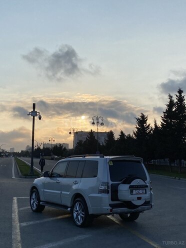 Mitsubishi Pajero 2010, 328,000 km - 3.5 l - Bakı