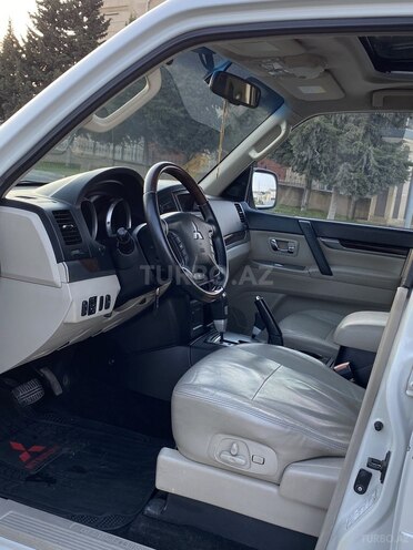 Mitsubishi Pajero 2010, 328,000 km - 3.5 l - Bakı