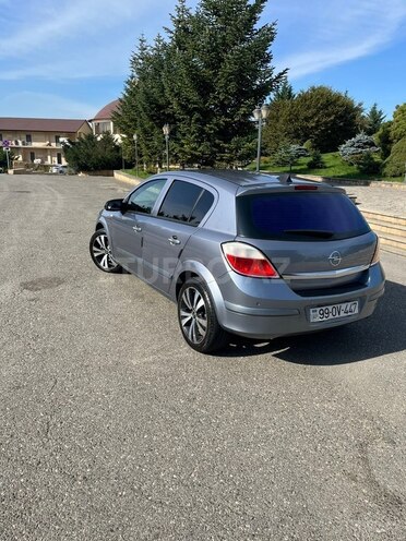 Opel Astra 2004, 240,173 km - 1.4 л - Qusar