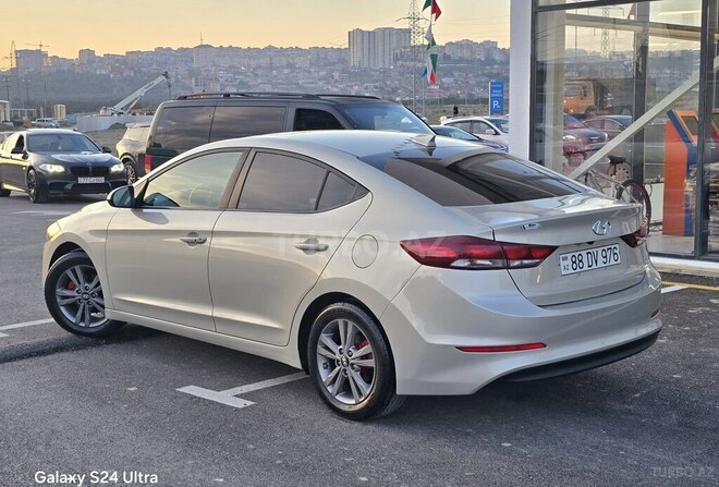 Hyundai Elantra 2017, 177,028 km - 2.0 л - Bakı