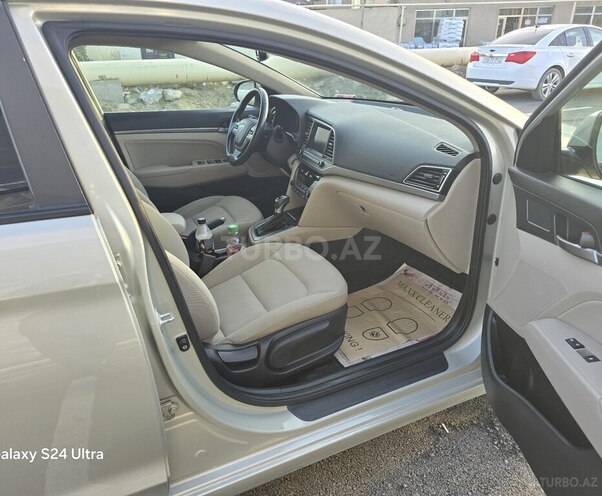 Hyundai Elantra 2017, 177,028 km - 2.0 л - Bakı