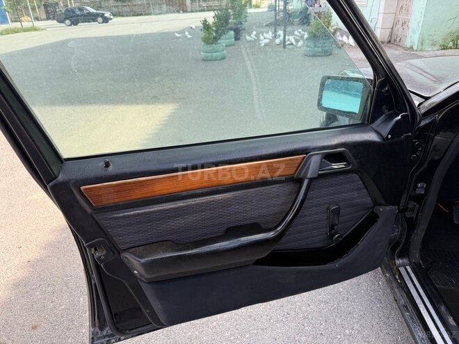 Mercedes  1991, 270,000 km - 2.3 l - Bakı