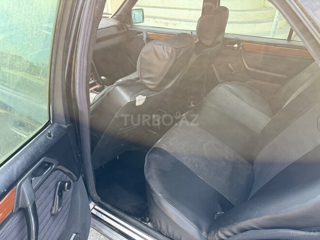 Mercedes  1991, 270,000 km - 2.3 l - Bakı