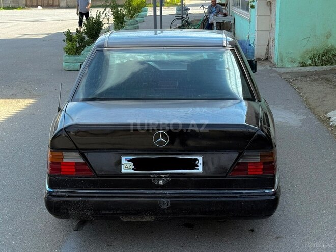 Mercedes  1991, 270,000 km - 2.3 l - Bakı