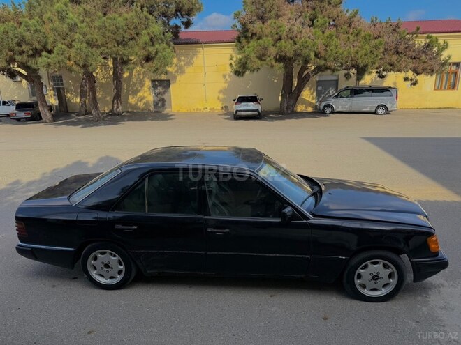 Mercedes  1991, 270,000 km - 2.3 l - Bakı