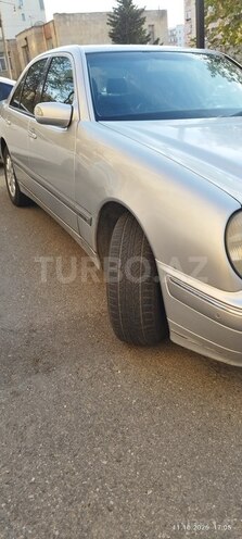 Mercedes E 280 2002, 240,400 km - 2.8 l - Bakı
