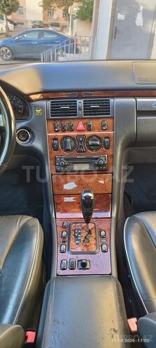 Mercedes E 280 2002, 240,400 km - 2.8 l - Bakı