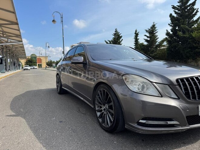 Mercedes E 220 2010, 297,000 km - 2.1 л - Bakı
