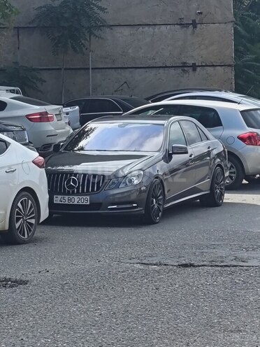 Mercedes E 220 2010, 297,000 km - 2.1 л - Bakı