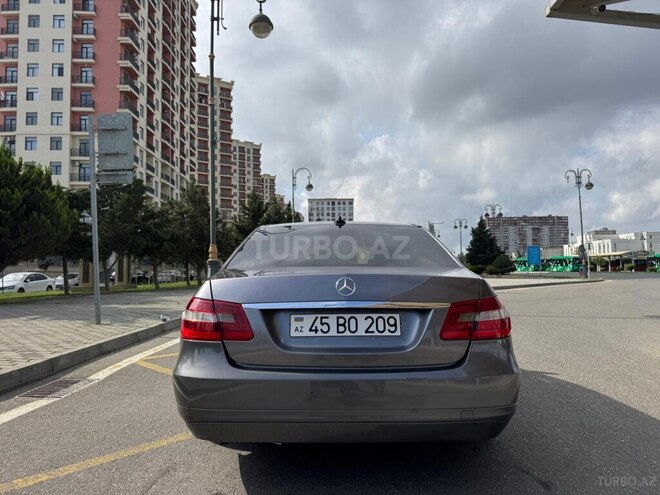 Mercedes E 220 2010, 297,000 km - 2.1 л - Bakı