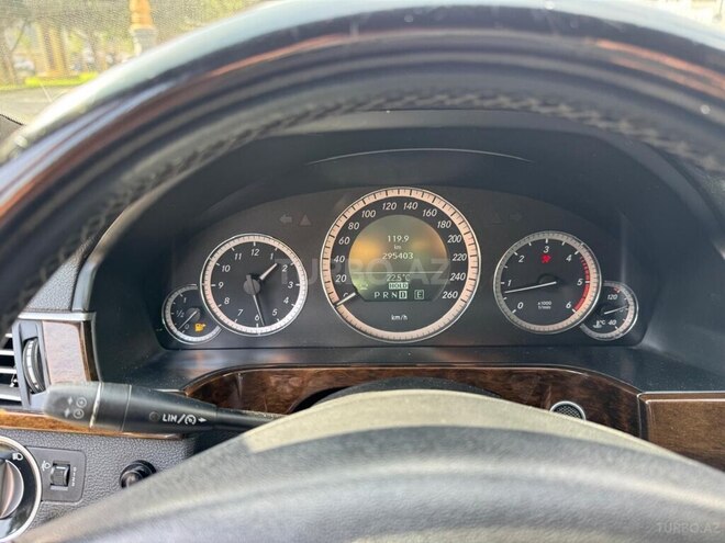 Mercedes E 220 2010, 297,000 km - 2.1 л - Bakı