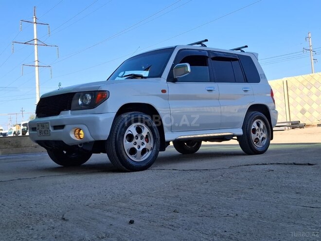 Mitsubishi Pajero io 2001, 235,012 km - 2.0 l - Bakı