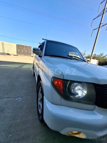 Mitsubishi Pajero io 2001, 235,012 km - 2.0 l - Bakı