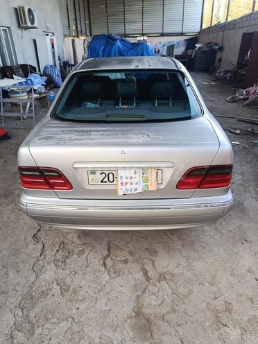 Mercedes E 200 1998, 389,168 km - 2.0 л - Goranboy