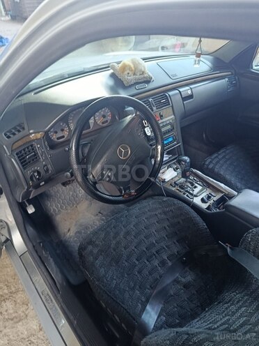 Mercedes E 200 1998, 389,168 km - 2.0 л - Goranboy